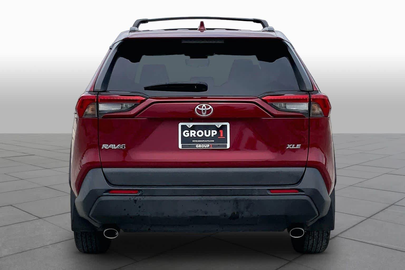 Used 2023 Toyota RAV4 XLE w/ Convenience Package FWD image 5