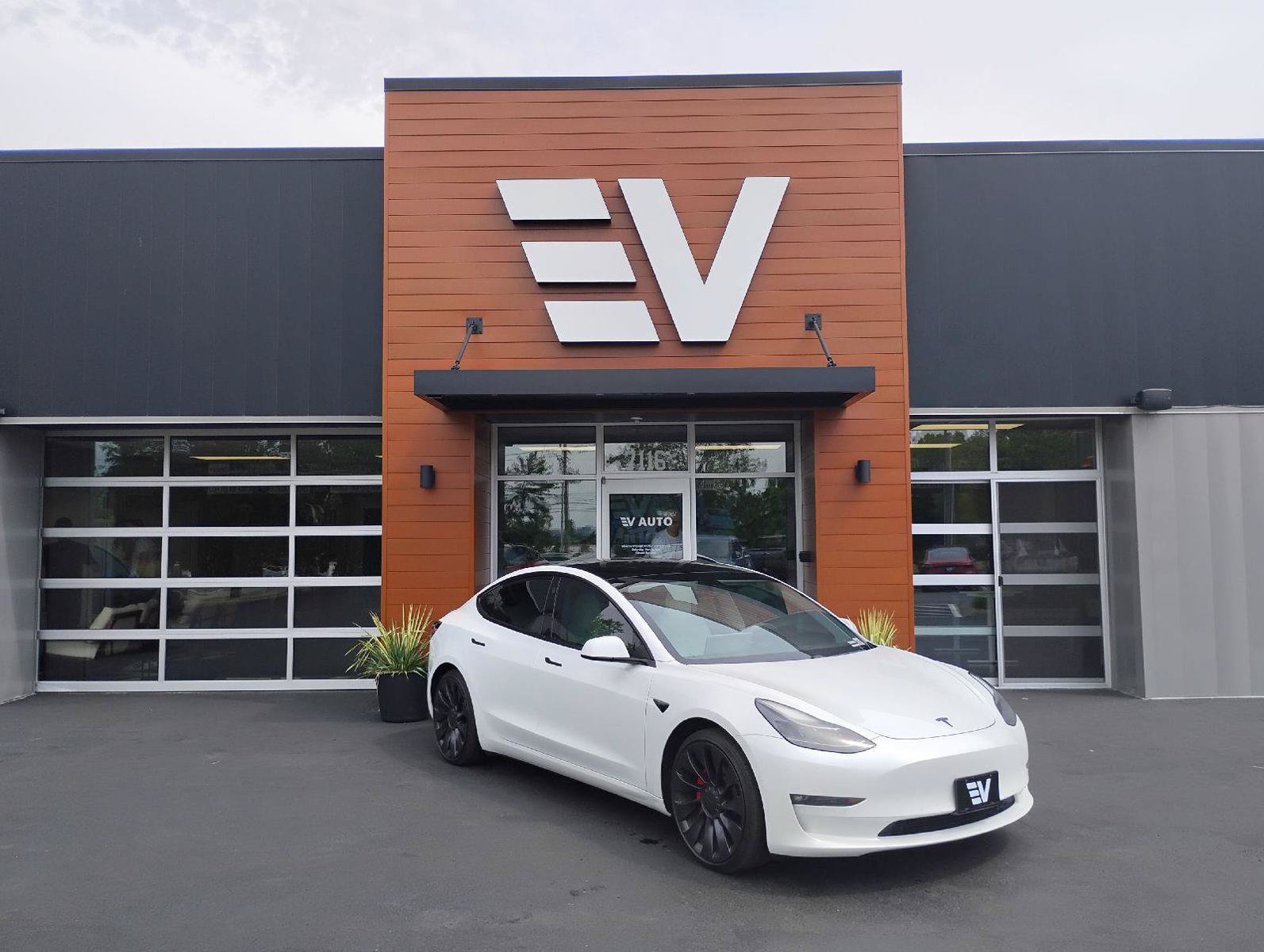 Used 2021 Tesla Model 3 Performance AWD/4WD image 1