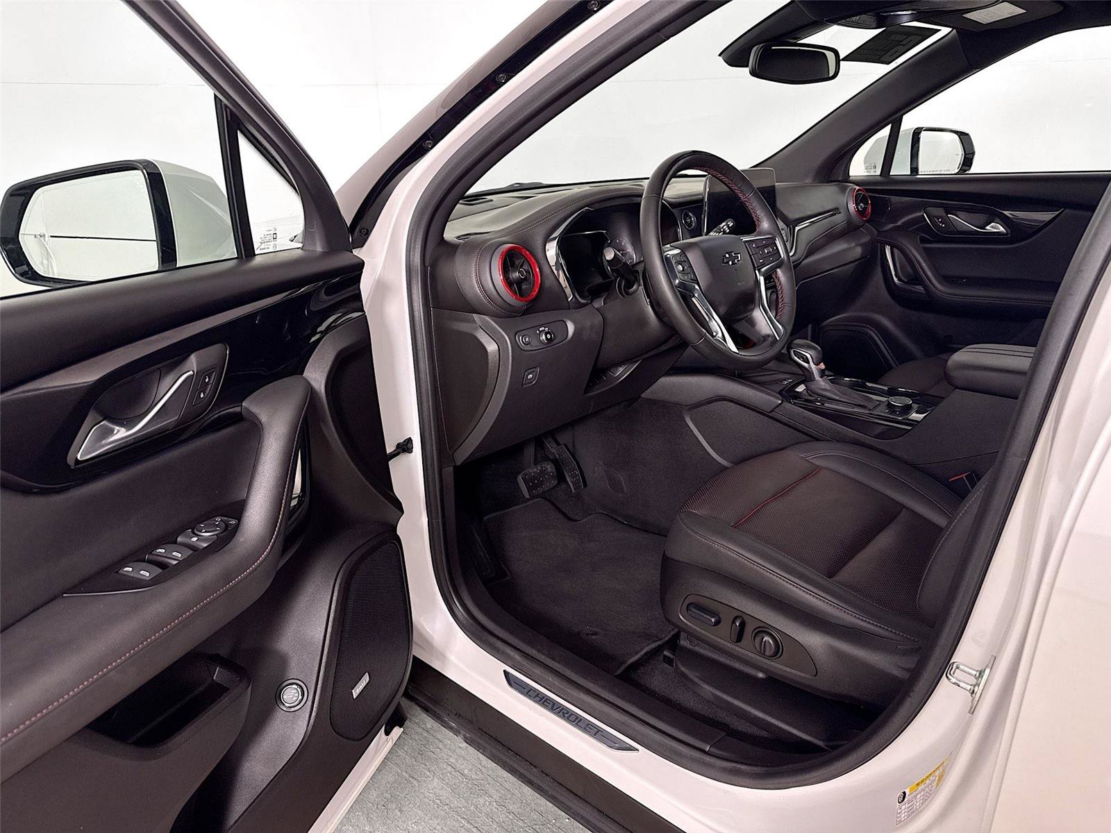 Used 2024 Chevrolet Blazer RS AWD/4WD image 3