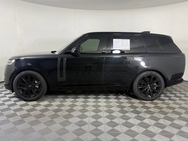 Used 2023 Land Rover Range Rover SE AWD/4WD image 3