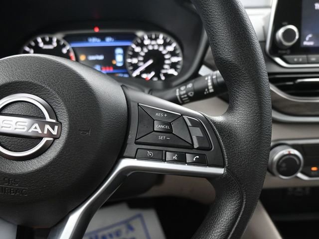 Used 2025 Nissan Altima 2.5 SV FWD image 15