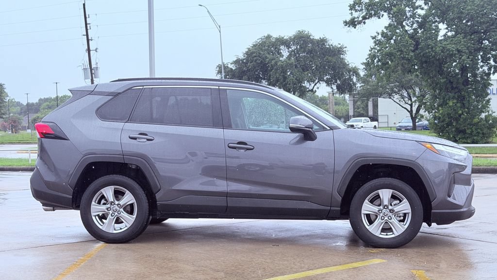Used 2025 Toyota RAV4 XLE FWD image 6