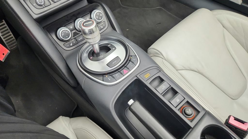 Used 2011 Audi R8 V10 w/ Enhanced Leather Pkg AWD/4WD image 59