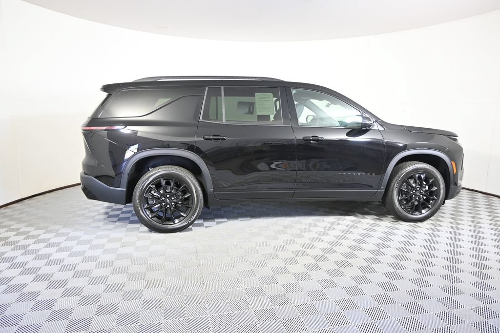 Used 2026 Chevrolet Traverse LT w/ Midnight/Sport Edition AWD/4WD image 7