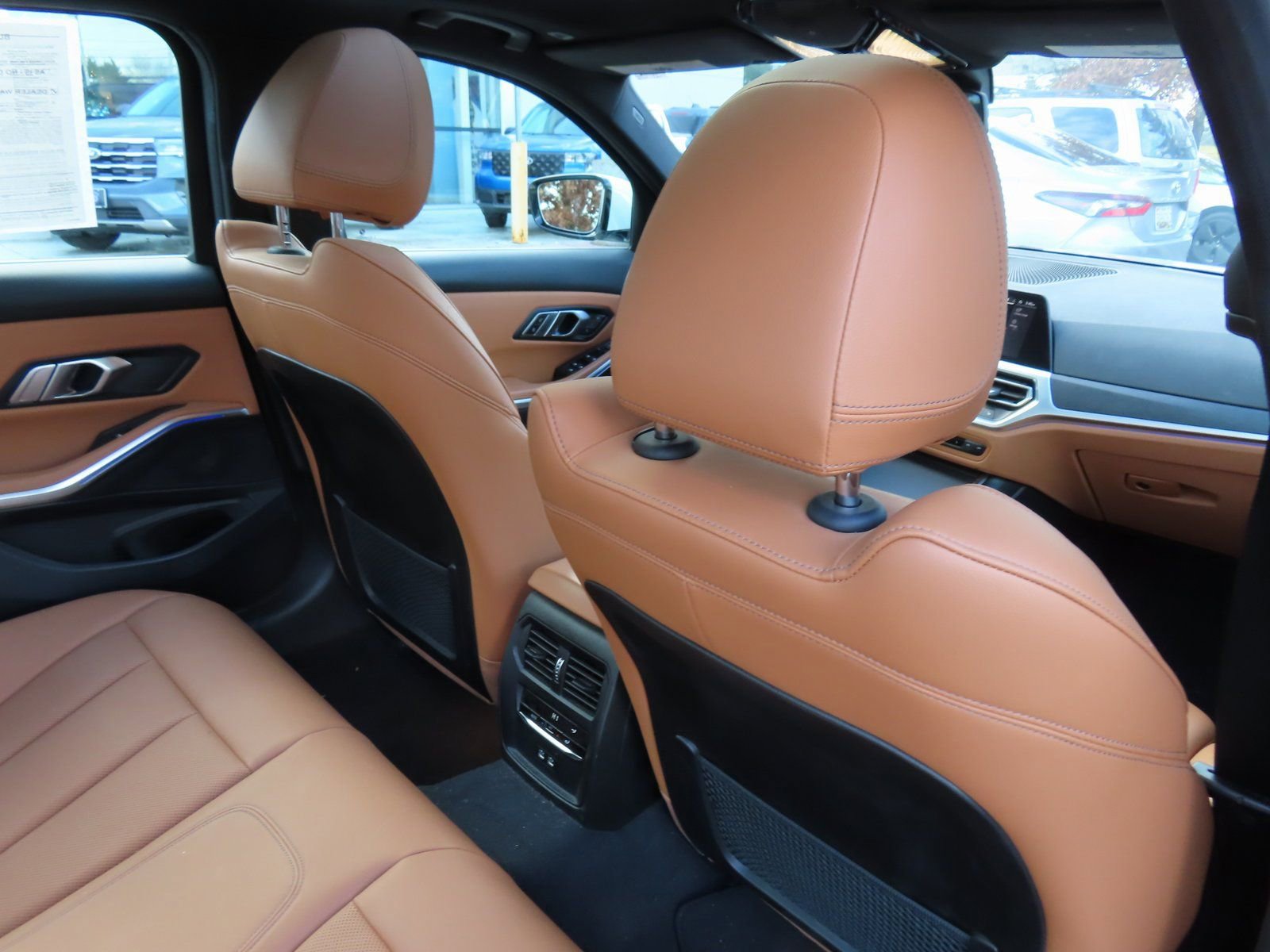 Used 2022 BMW 330i xDrive Sedan w/ Driving Assistance Package image 37