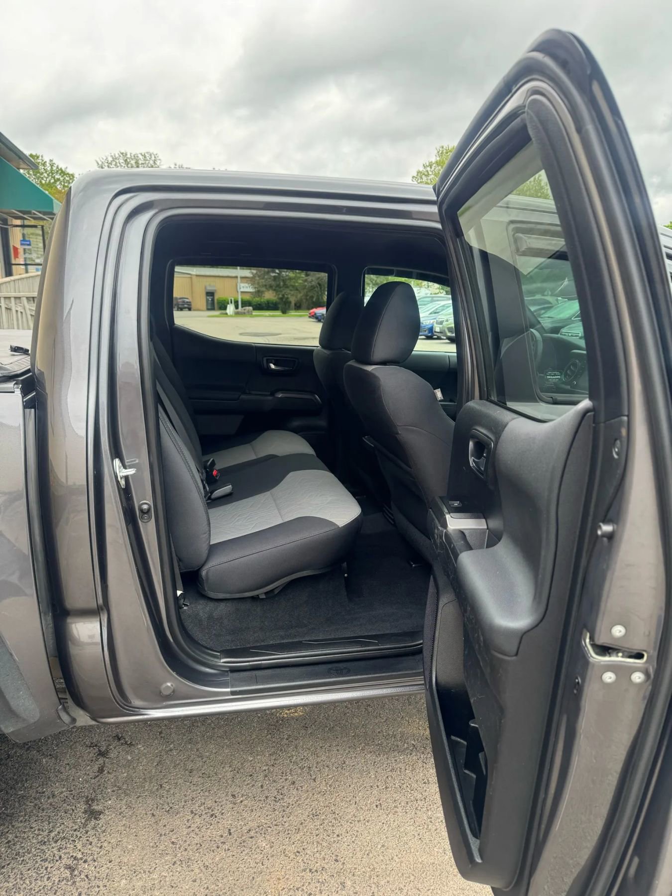 Used 2021 Toyota Tacoma TRD Off-Road image 19