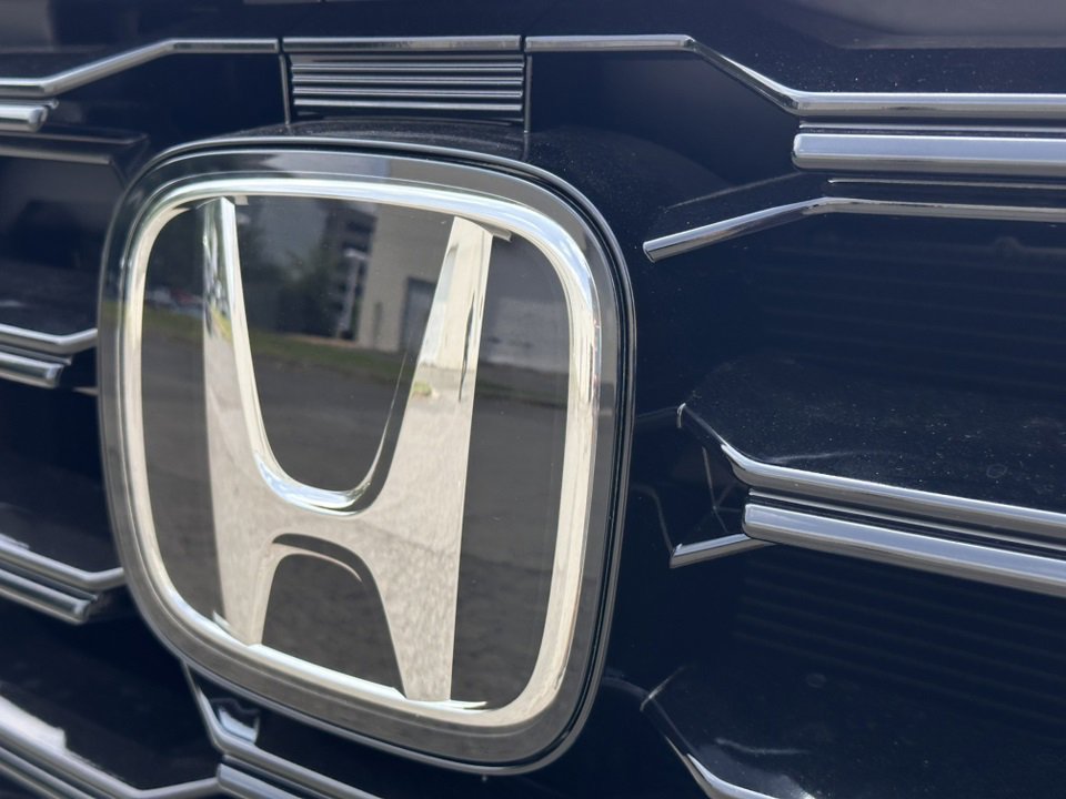 New 2025 Honda Pilot Touring image 13