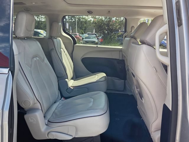 Used 2019 Chrysler Pacifica Limited FWD image 17