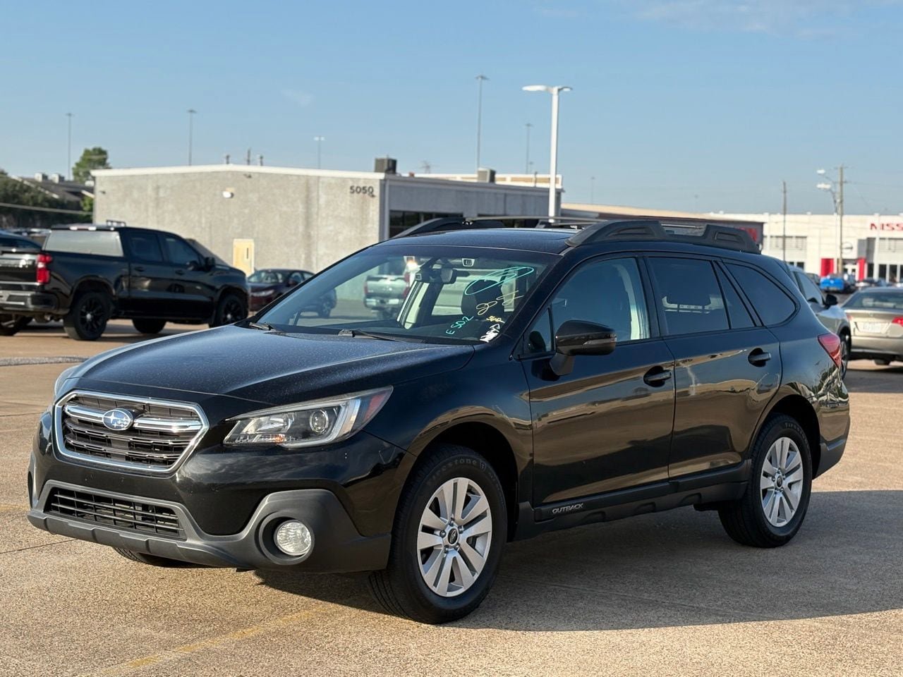 Used 2018 Subaru Outback 2.5i Premium AWD/4WD image 1