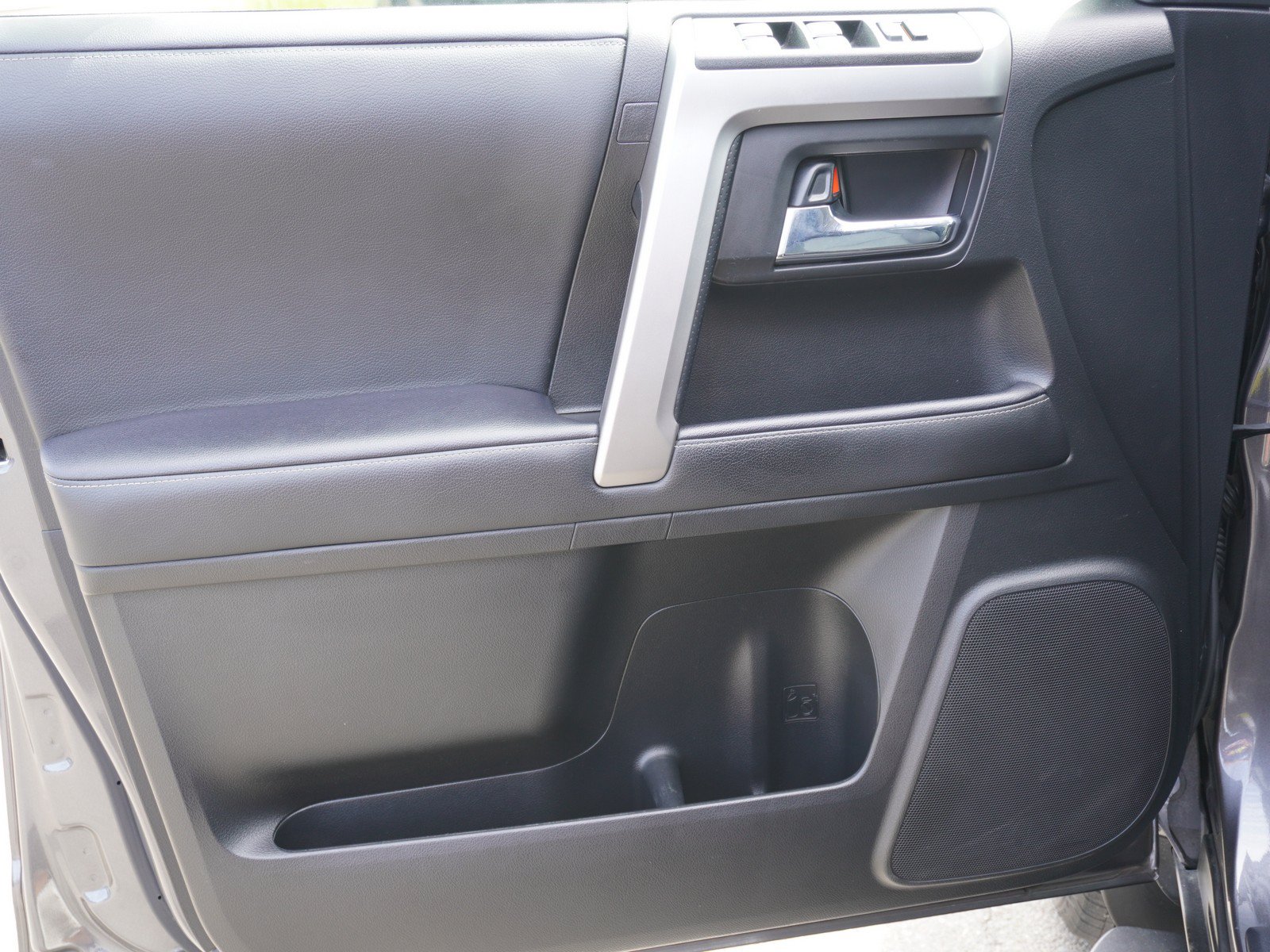 Used 2022 Toyota 4Runner SR5 Premium w/ Moonroof Package RWD image 22
