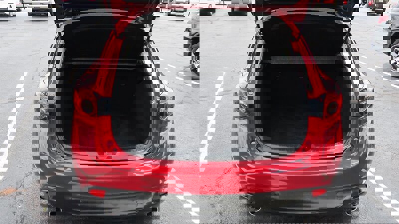 Used 2014 MAZDA MAZDA3 i Touring w/ Technology Package image 33