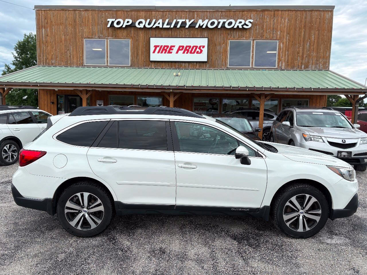 Used 2019 Subaru Outback 2.5i Limited AWD/4WD image 1