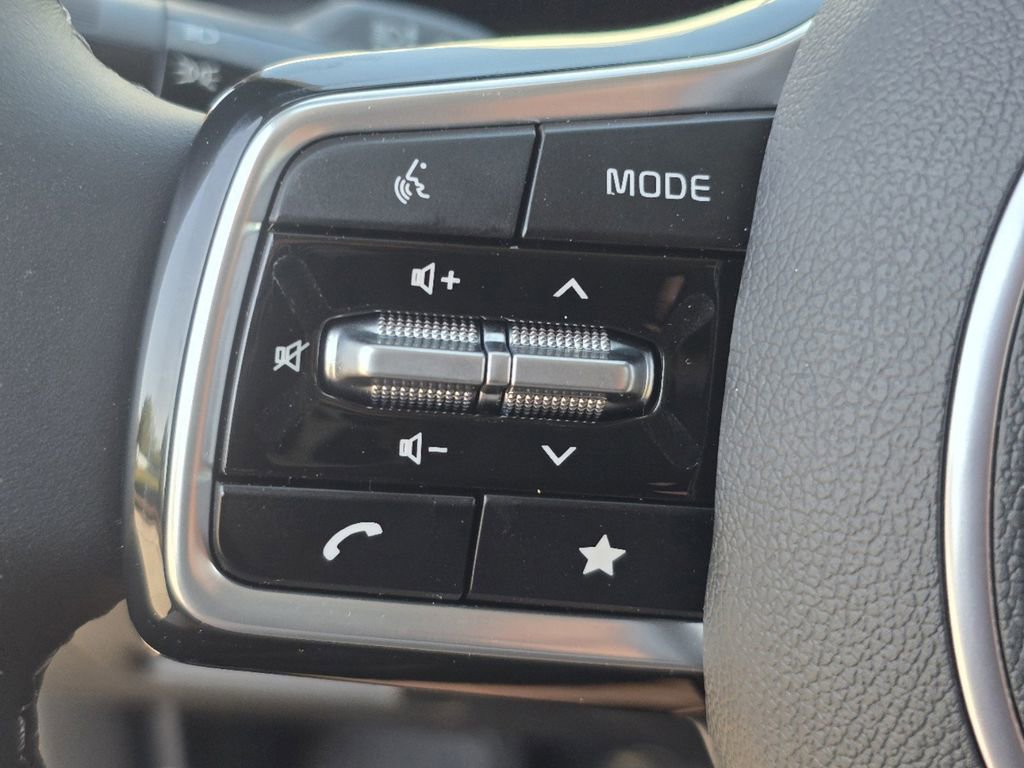 Certified 2025 Kia Sorento S w/ Panoramic Sunroof Package image 25