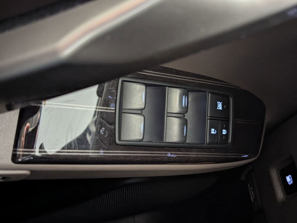 Used 2020 Lexus GX 460 Premium w/ Premium Package image 47