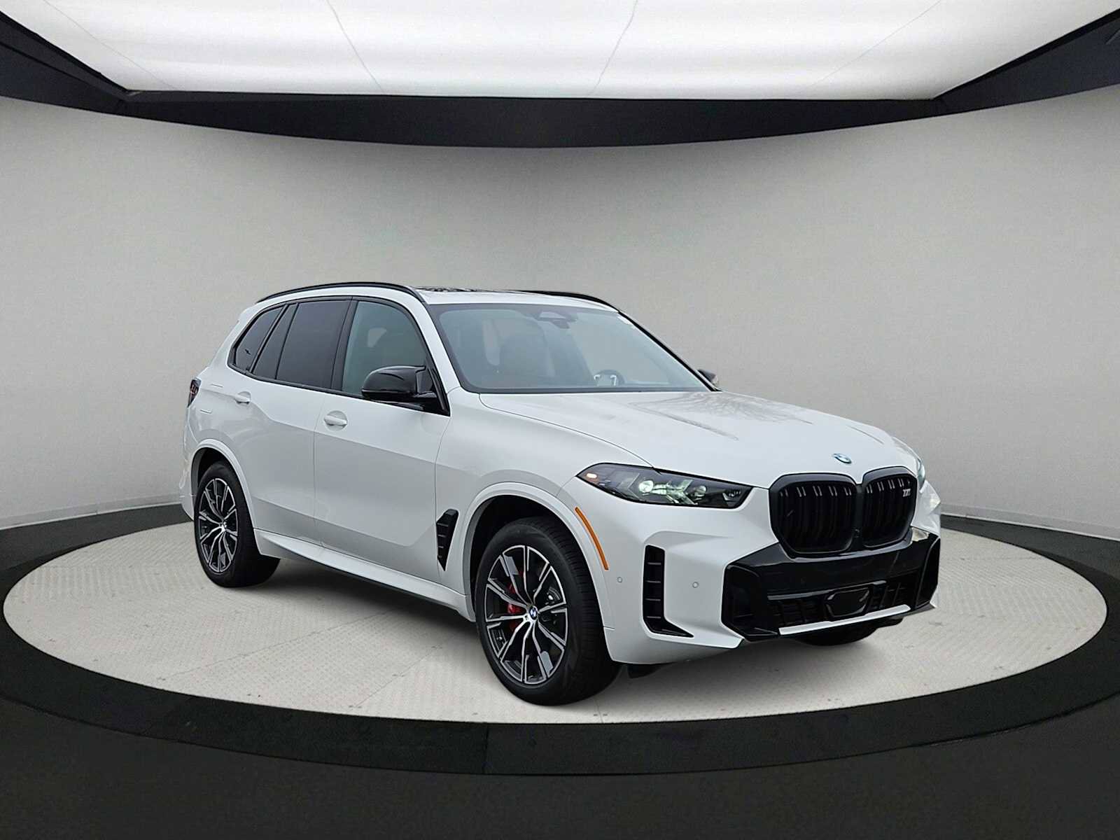 New 2026 BMW X5 M60i w/ Climate Comfort Package image 2