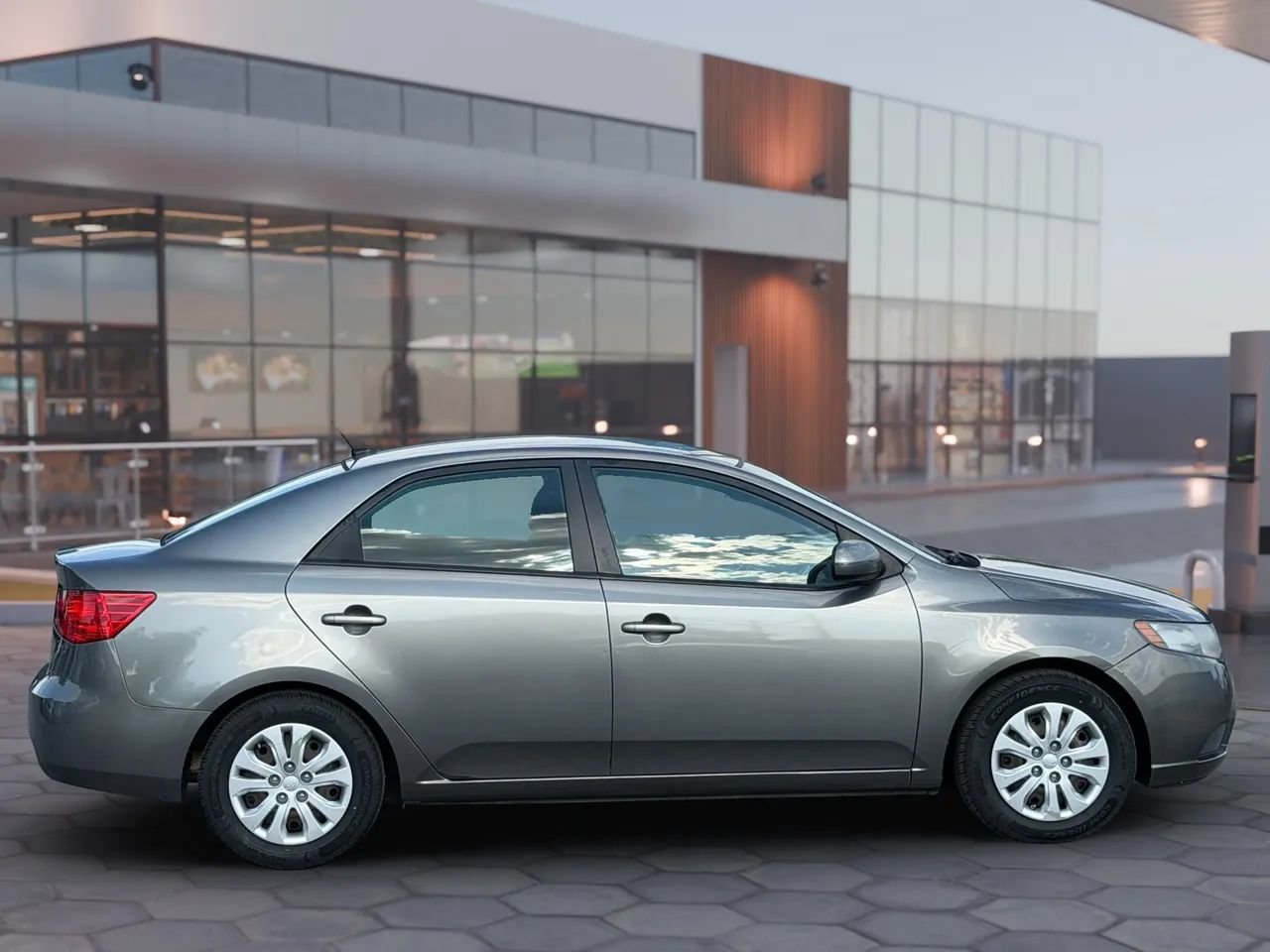 Used 2012 Kia Forte EX FWD image 8
