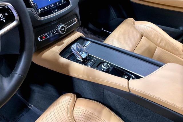 Certified 2024 Volvo XC90 B6 Ultimate w/ Protection Package Premier image 18