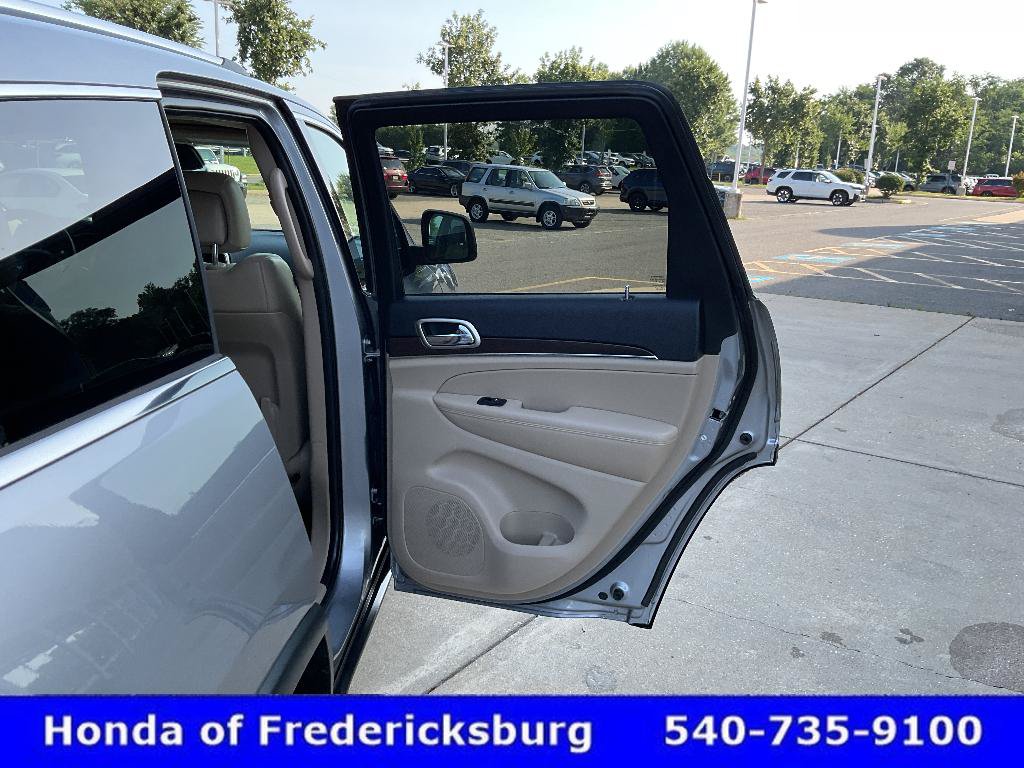 Used 2017 Jeep Grand Cherokee Limited w/ Luxury Group II AWD/4WD image 18