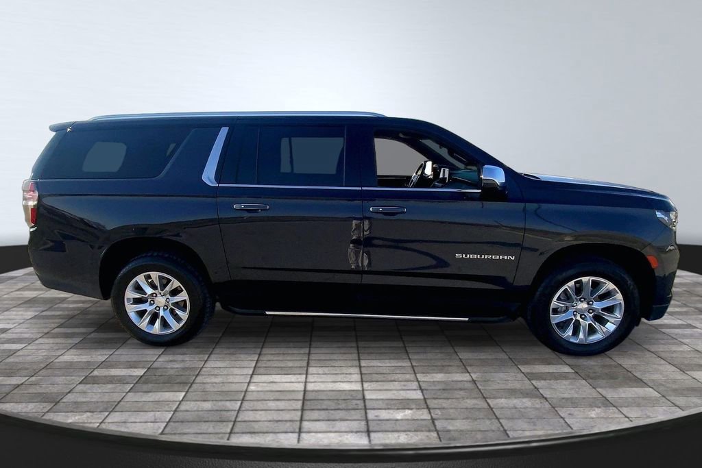 Used 2023 Chevrolet Suburban Premier image 4