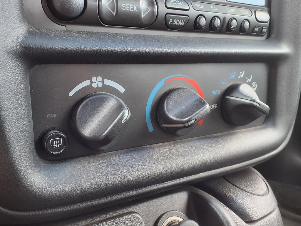 Used 2002 Chevrolet Camaro Z28 RWD image 22