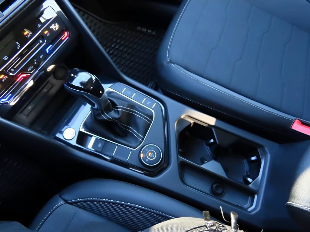 New 2025 Volkswagen Taos SE AWD/4WD image 16