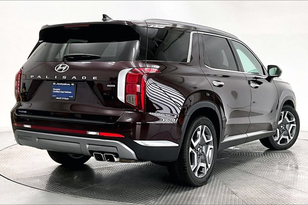 Used 2023 Hyundai Palisade Limited w/ Cargo Package AWD/4WD image 2