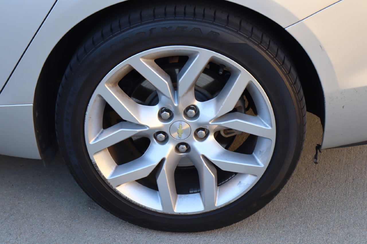 Used 2017 Chevrolet Impala Premier FWD image 26