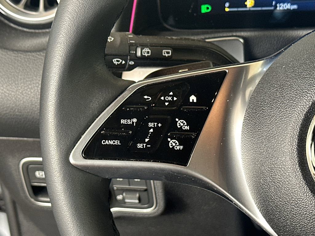 Certified 2025 Mercedes-Benz GLB 250 image 27