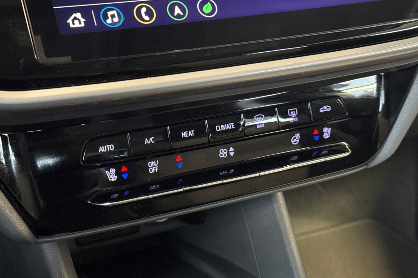 Used 2022 Chevrolet Bolt EUV Premier w/ Sun & Sound Package image 28