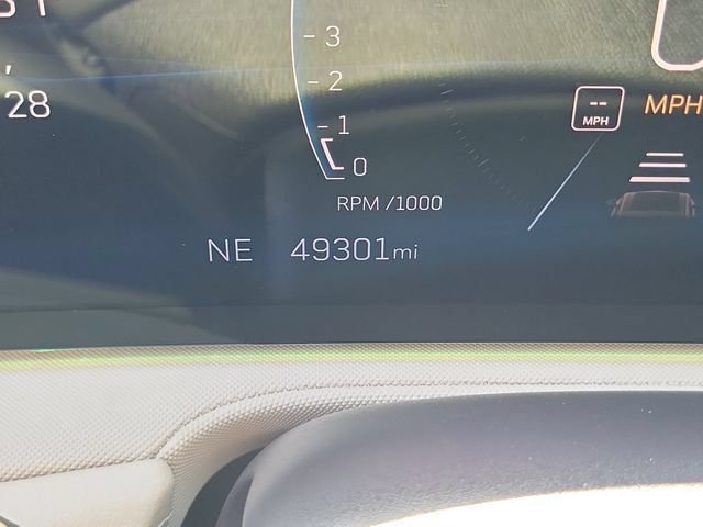 Certified 2024 Cadillac XT4 Luxury w/ Cold Weather Package FWD image 25