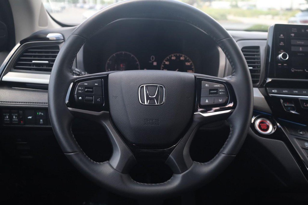Certified 2025 Honda Odyssey Touring image 8