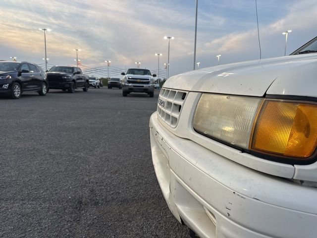 Used 1999 Isuzu Rodeo S image 10