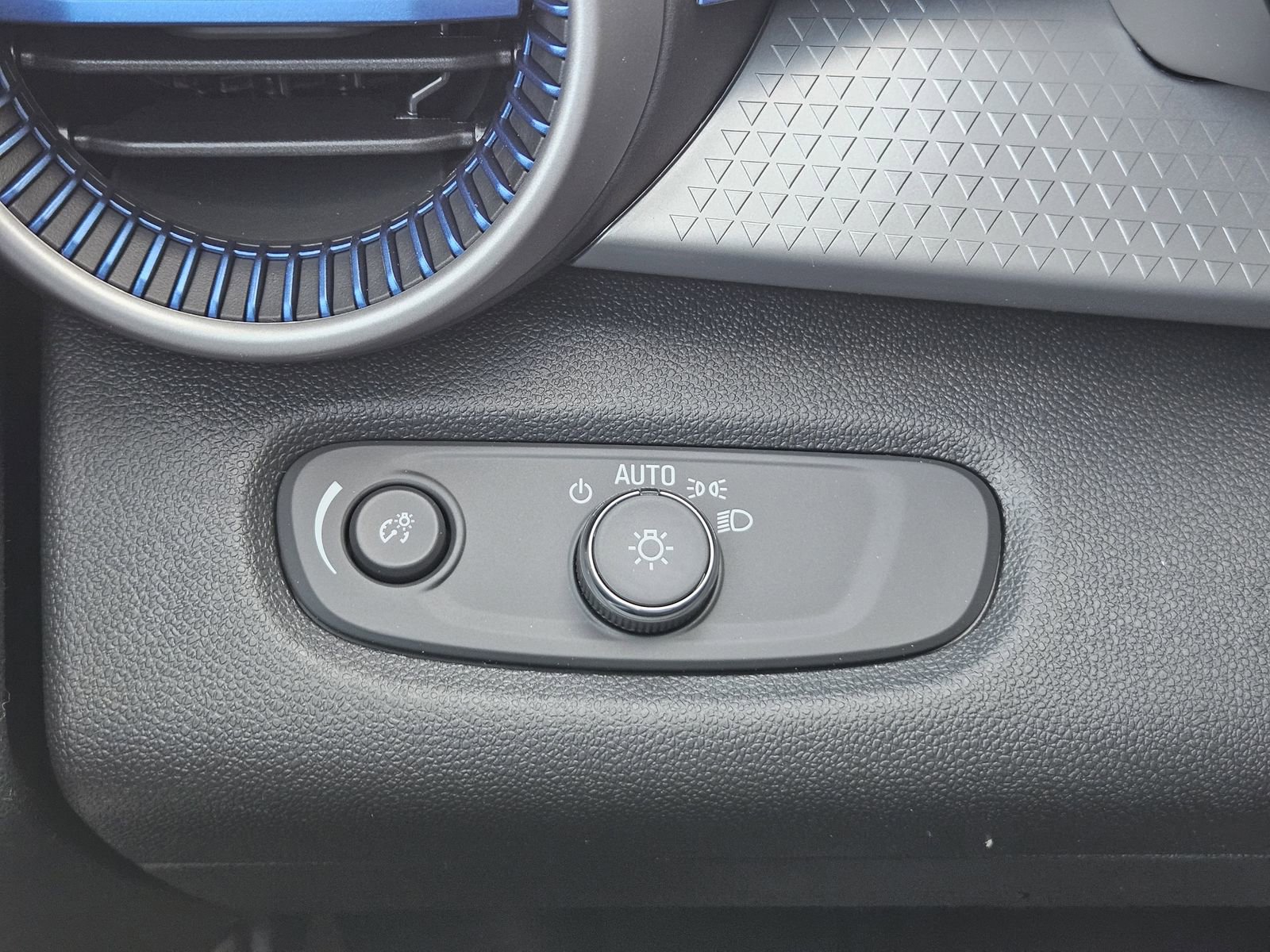 New 2026 Chevrolet Trax LS image 21