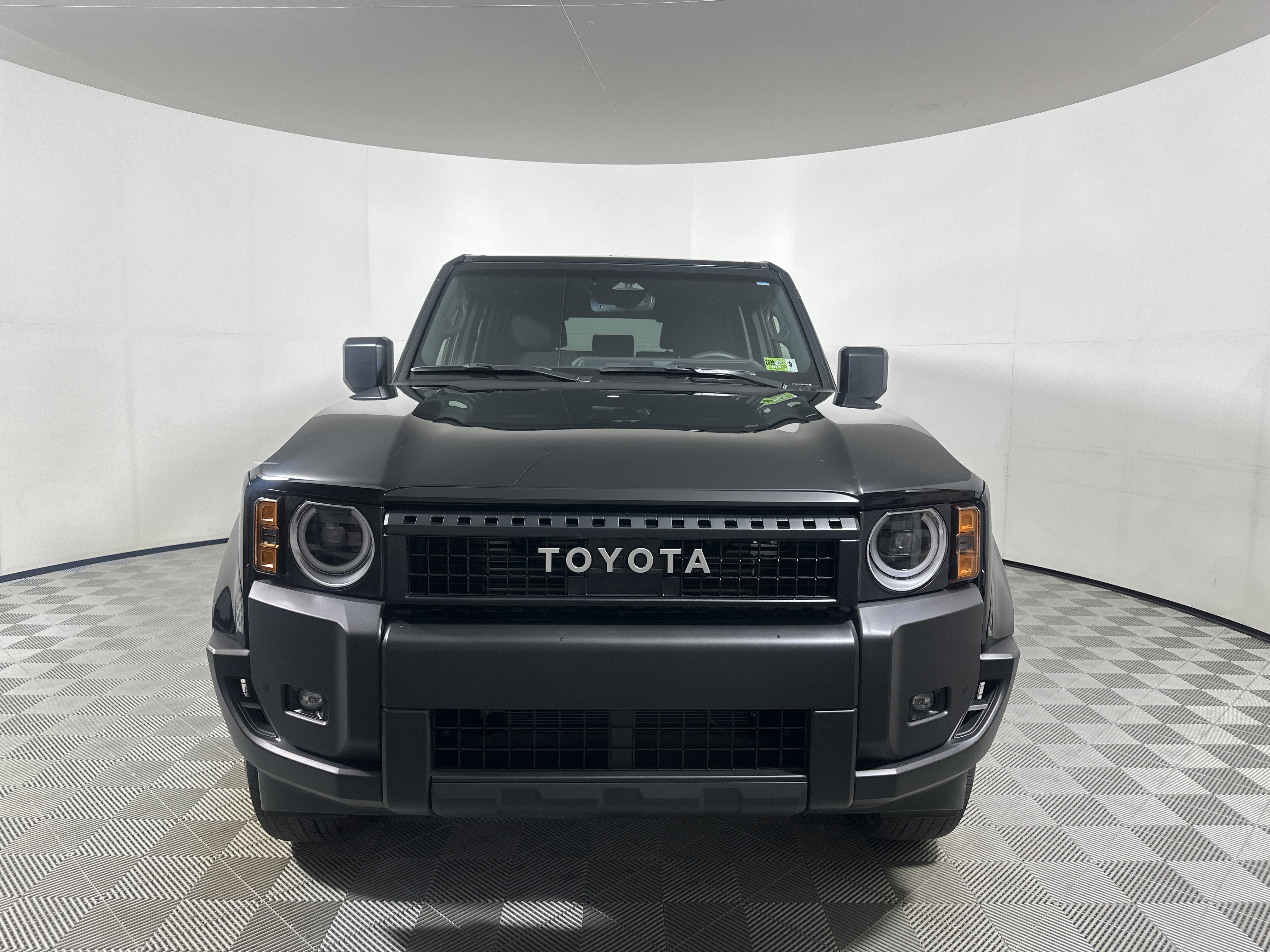 Used 2024 Toyota Land Cruiser image 2