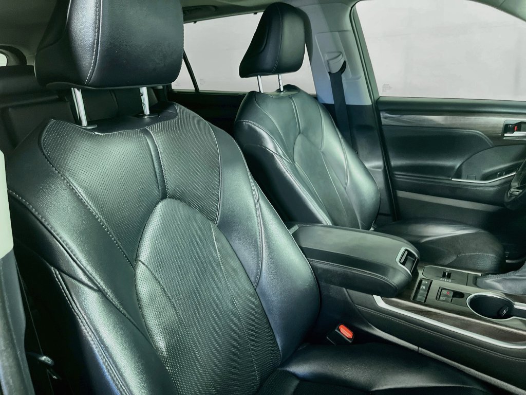 Used 2021 Toyota Highlander Limited FWD image 27
