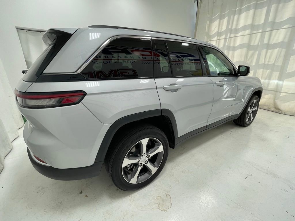Used 2024 Jeep Grand Cherokee Limited 4xe AWD/4WD image 4