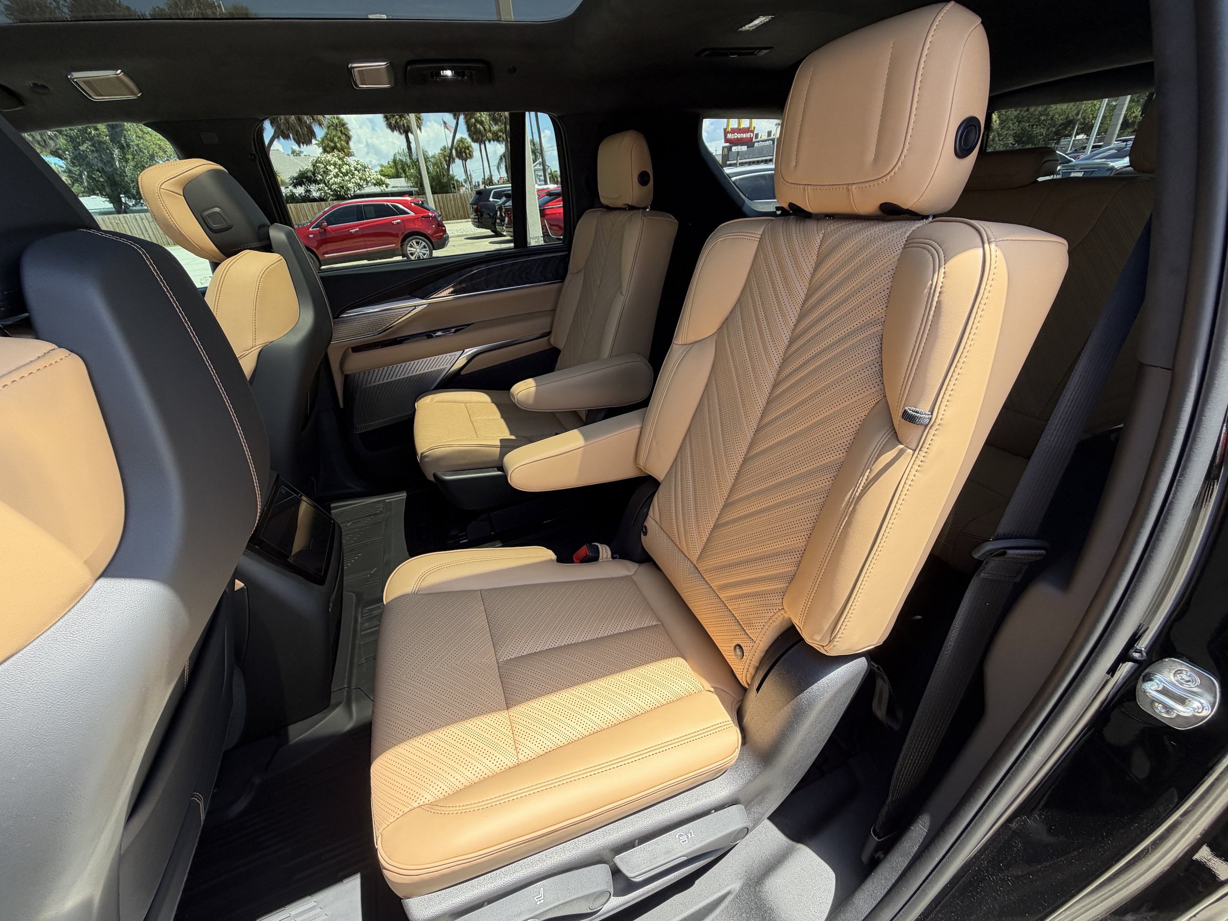 New 2026 Cadillac Escalade IQL Sport 2 w/ LPO, ONYX Package AWD/4WD image 14