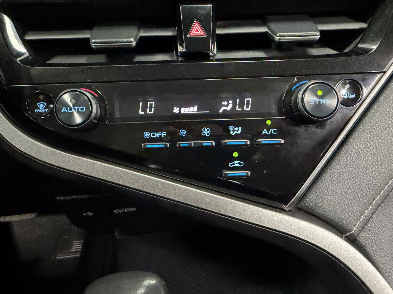 Used 2023 Toyota Camry SE w/ Convenience Package AWD/4WD image 22