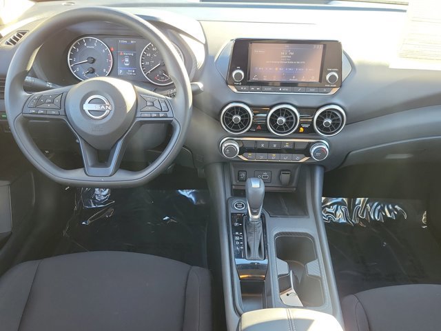 Used 2025 Nissan Sentra S image 11