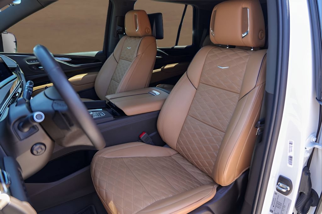 Used 2024 Cadillac Escalade Sport w/ Touring Package AWD/4WD image 7