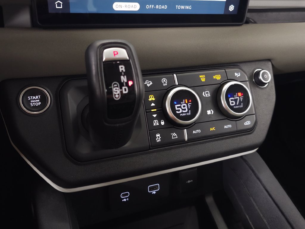 Used 2020 Land Rover Defender 110 First Edition AWD/4WD image 30