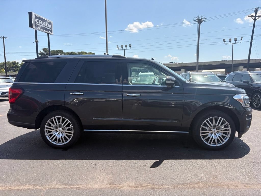 Used 2024 Ford Expedition Limited AWD/4WD image 9