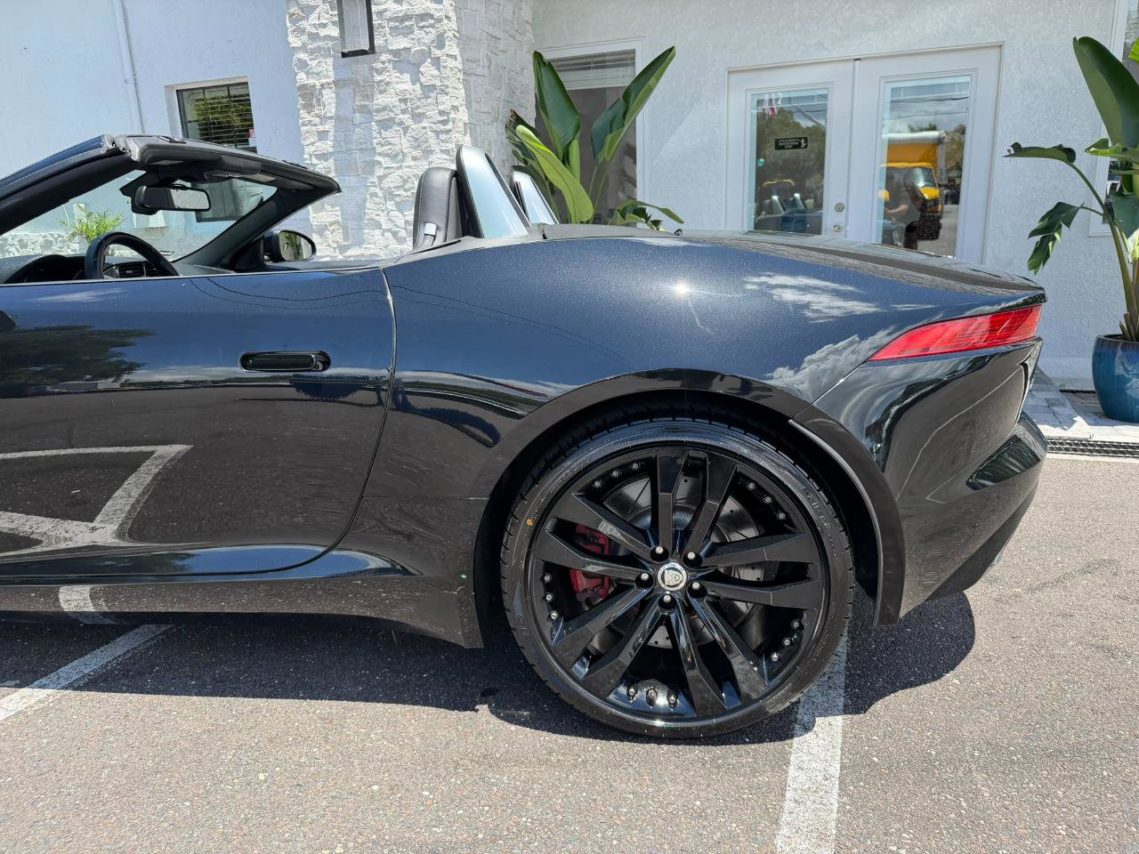 Used 2014 Jaguar F-TYPE S RWD image 9