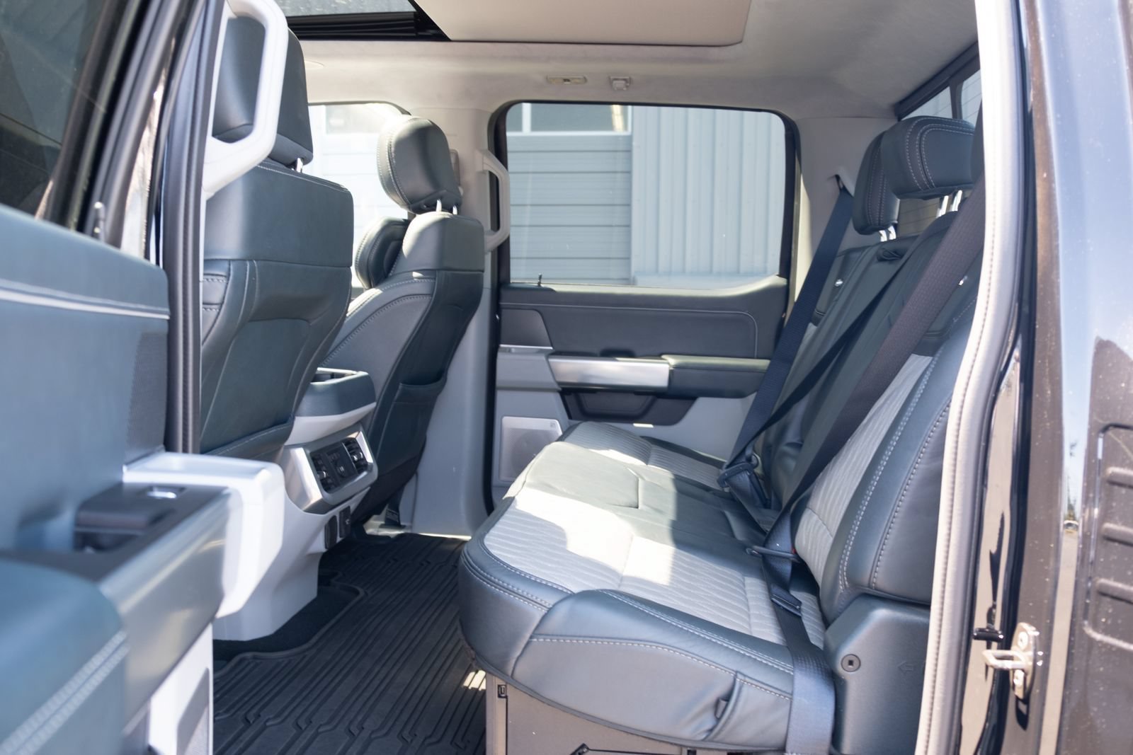 Used 2023 Ford F350 Limited w/ FX4 Off-Road Package AWD/4WD image 19
