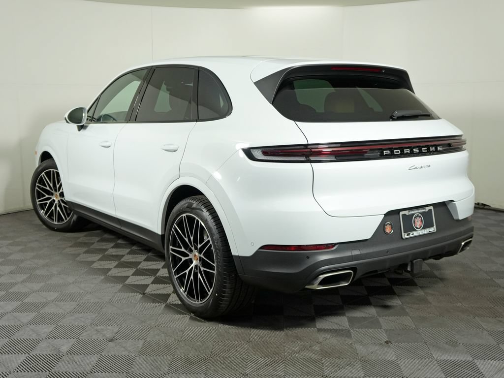 Certified 2026 Porsche Cayenne AWD/4WD image 3