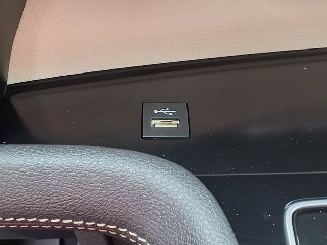 Used 2026 Toyota Sienna Limited FWD image 17