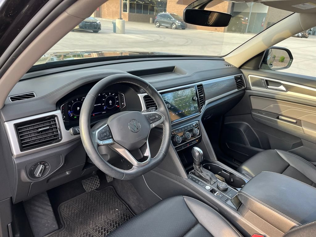 Used 2022 Volkswagen Atlas SE w/ Panoramic Sunroof Package AWD/4WD image 13
