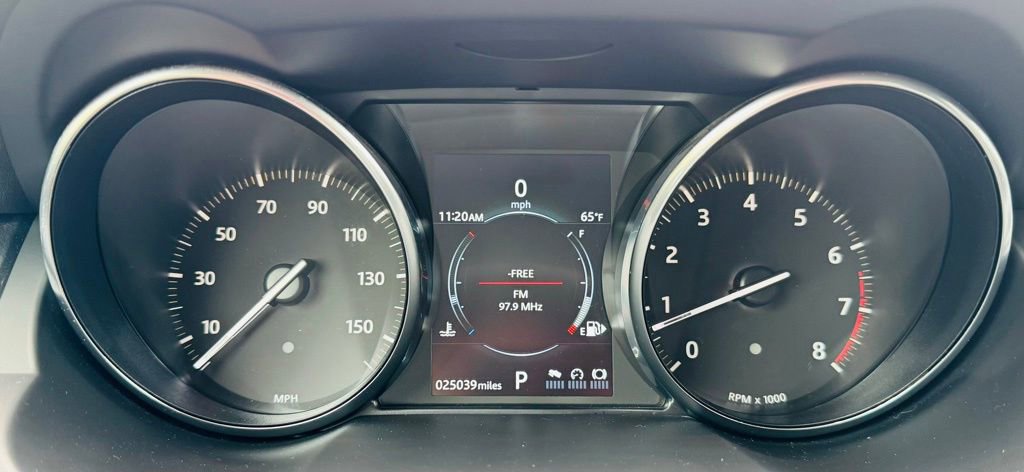 Used 2019 Land Rover Range Rover Evoque SE Premium image 19