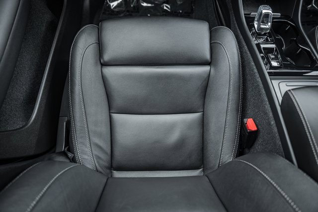 Used 2024 Volvo XC40 B5 Plus w/ Protection Package Premier image 32