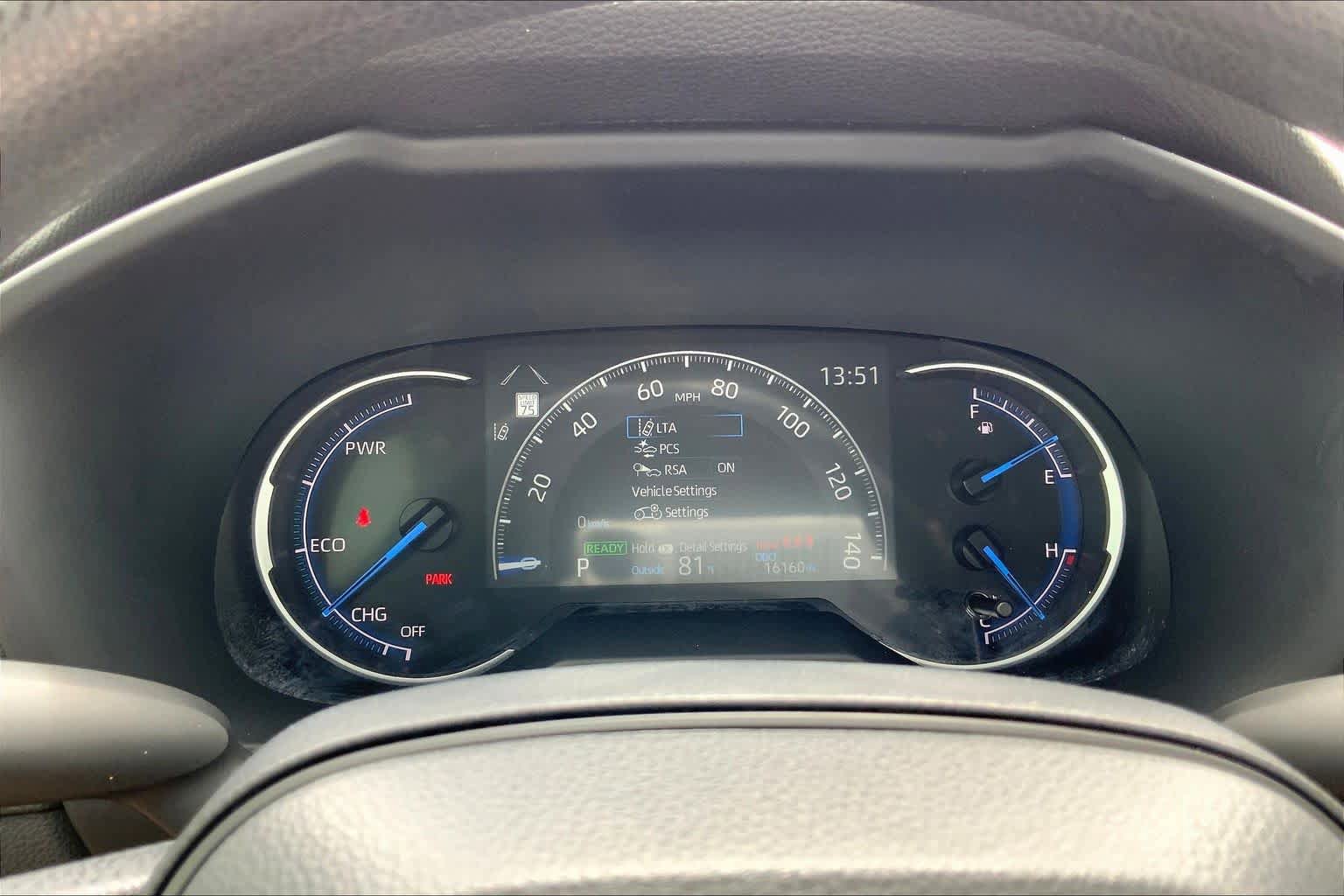 Used 2025 Toyota RAV4 LE AWD/4WD image 25
